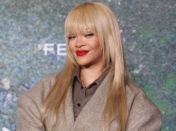 Rihanna mit Waterfall Fringe | © Getty Images/Neil Mockford