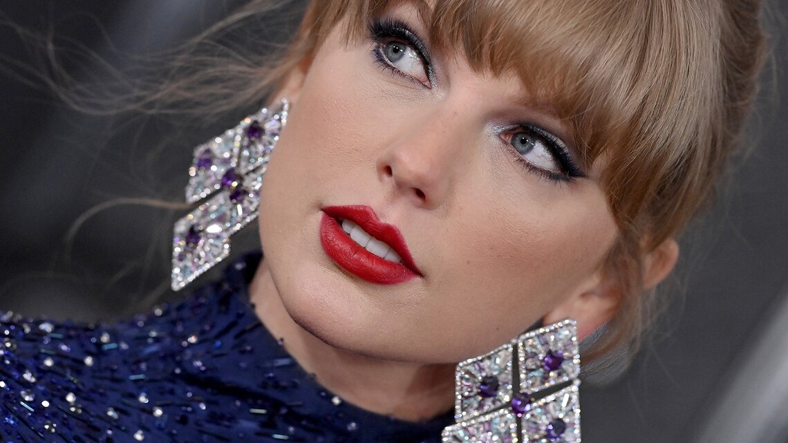 Portrait von Taylor Swift mit Pony-Frisur | © Getty Images/Axelle/Bauer-Griffin/FilmMagic