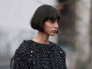 Frau trägt kurzen Bob mit Pony | © Getty Images/Jeremy Moeller 