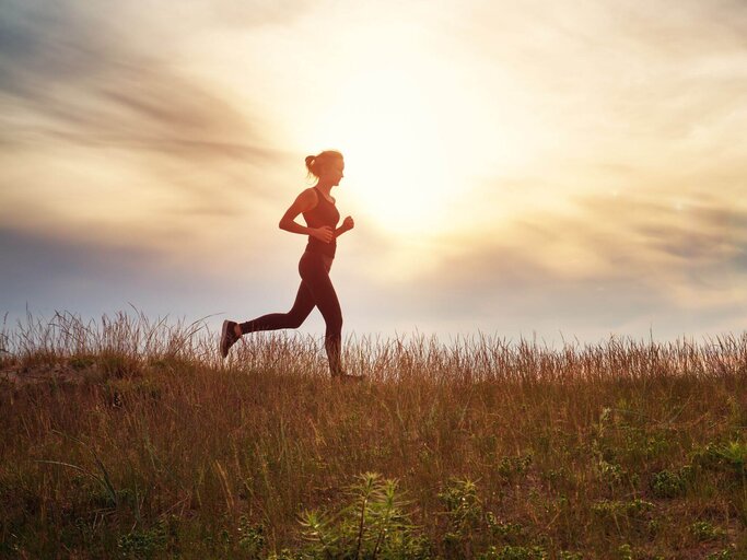 Person beim Joggen | © Getty Images/LeManna