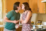 Milo Ventimiglia und Mandy Moore in der Serie This is Us | © IMAGO/ Ron Batzdorff / NBC 