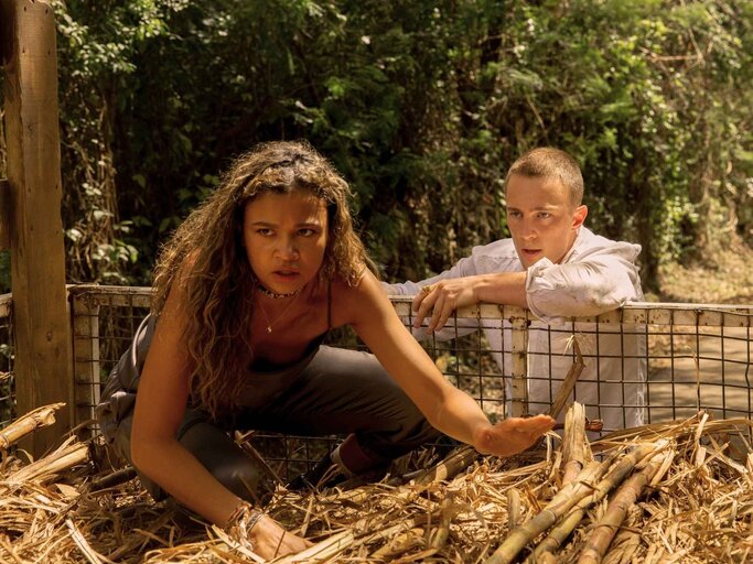 Outer Banks. Madison Bailey als Kiara, Drew Starkey als Rafe in Outer Banks | © JACKSON LEE DAVIS/NETFLIX