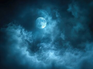 Vollmond im Nebel | © Adobe Stock/Anna