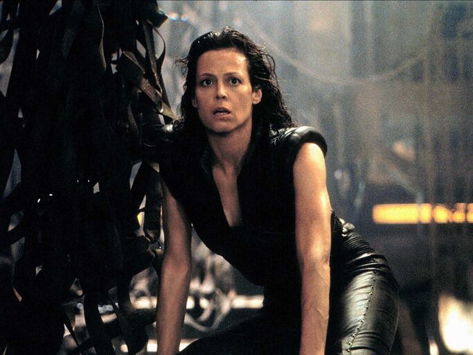 Sigourney Weaver als Ellen Ripley in Alien Resurrection | © IMAGO / Allstar