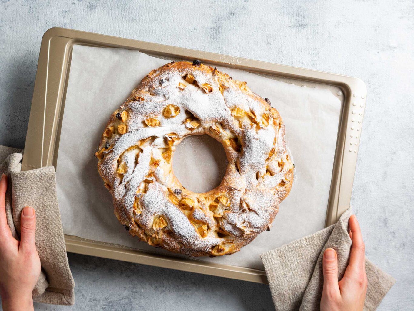 Highlight zu Ostern: Rezept für fluffigen Hefezopf mit Nüssen