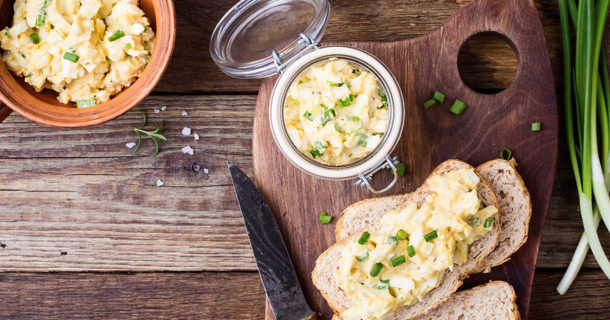 Brotzeit deluxe: Cremiger Eieraufstrich mit Schnittlauch