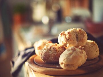 Frisch gebackene Brötchen | © Getty Images/Rike_