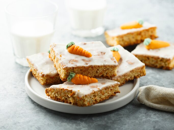 gesunder Rüblikuchen mit Haferflocken und weniger Zucker | © Getty Images/Mariha-kitchen