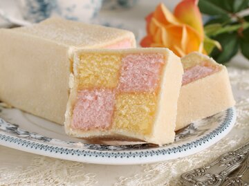 Battenberg Cake | © Adobe Stock/David Pimborough