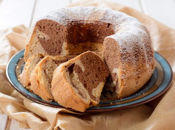 Marmorkuchen mit Puderzucker | © Getty Images