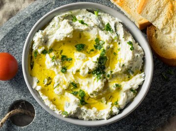 Feta Dip | © Adobe Stock/Brent Hofacker