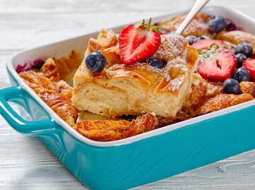 Croissant-Auflauf mit Erdbeeren | © Getty Images