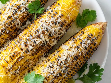 Gegrillter Mais mit Parmesan | © Getty Images/topntp