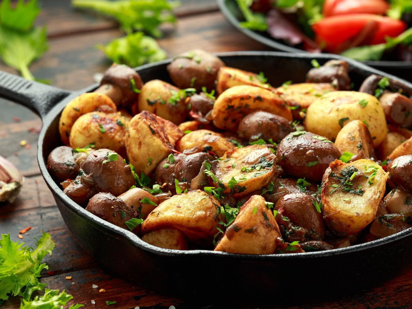 Feierabend-Retter: Schnelles Veggie-Pilzgulasch mit Kartoffeln