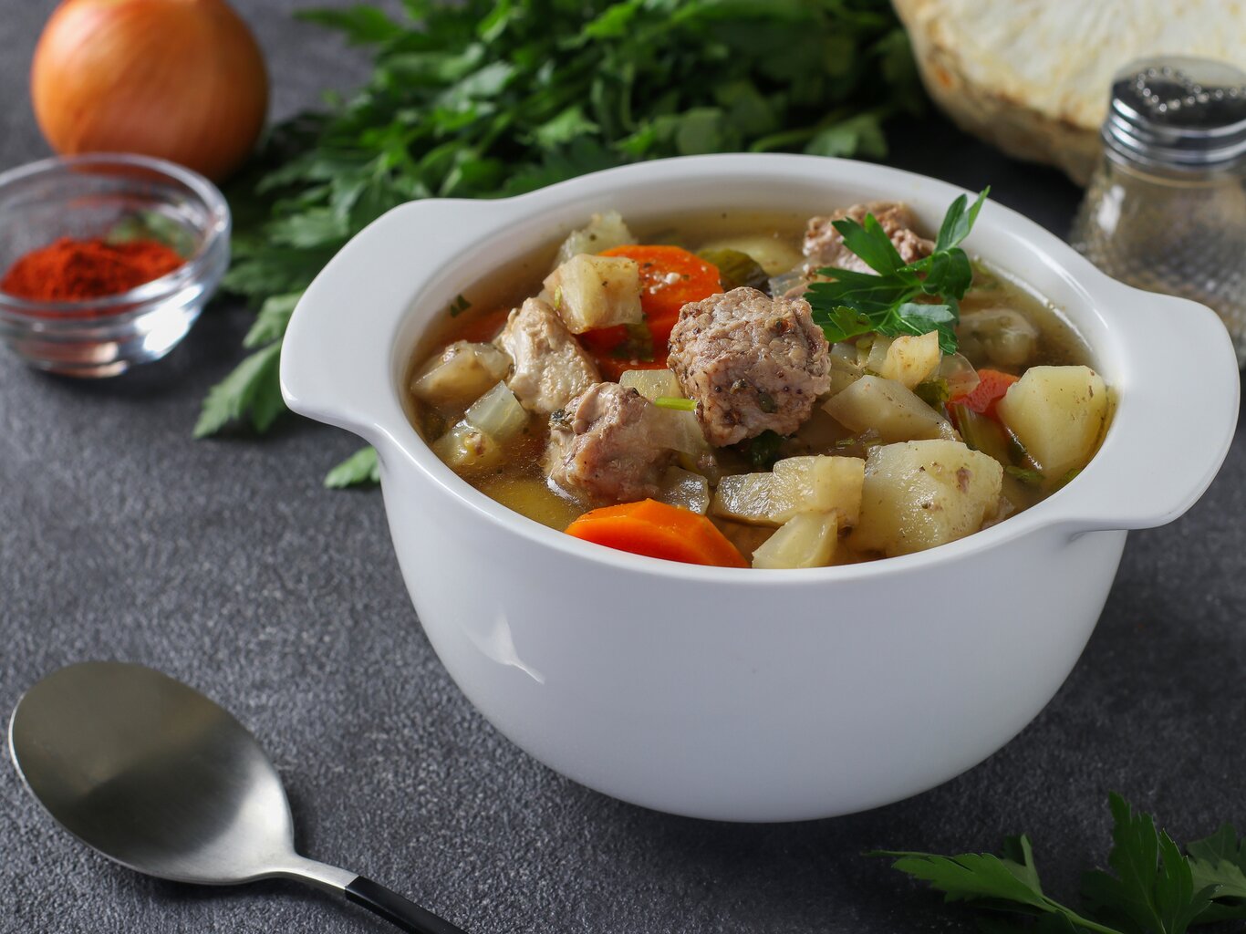 Klassiker der bayrischen Küche: Rezept für Pichelsteiner Eintopf