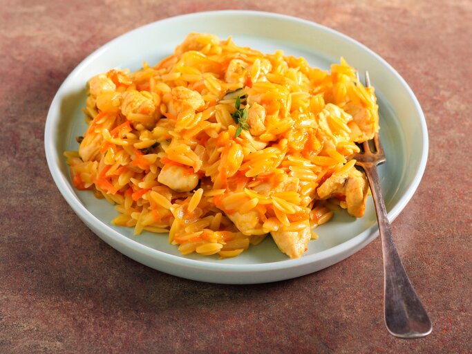 Orzo Nudelauflauf | © Getty Images/manyakotic