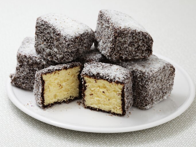 Australische Lamingtons: Kokos-Liebhaber werden dieses Dessert aus Down ...