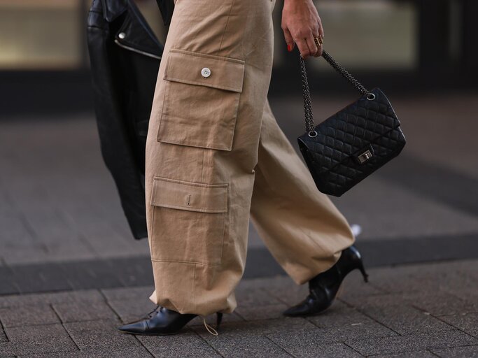 Detailaufnahme von Cargohose | © Getty Images/Jeremy Moeller