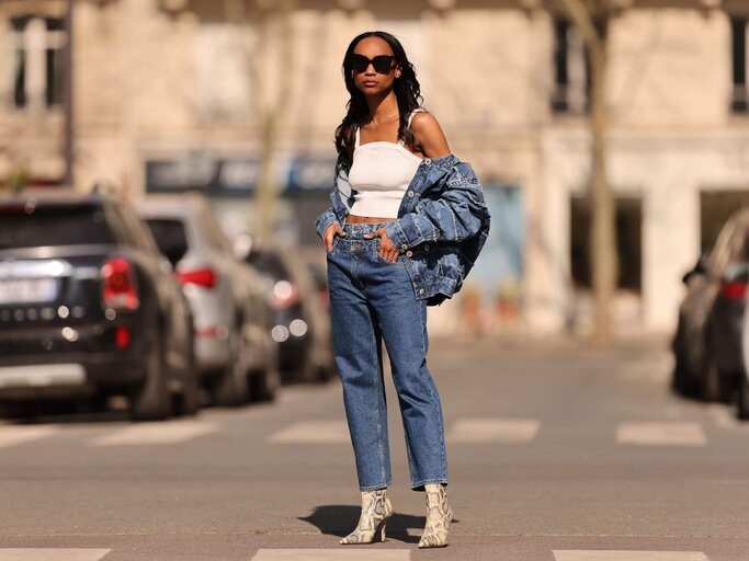 Person in Cropped Jeans | © Getty Images/Edward Berthelot