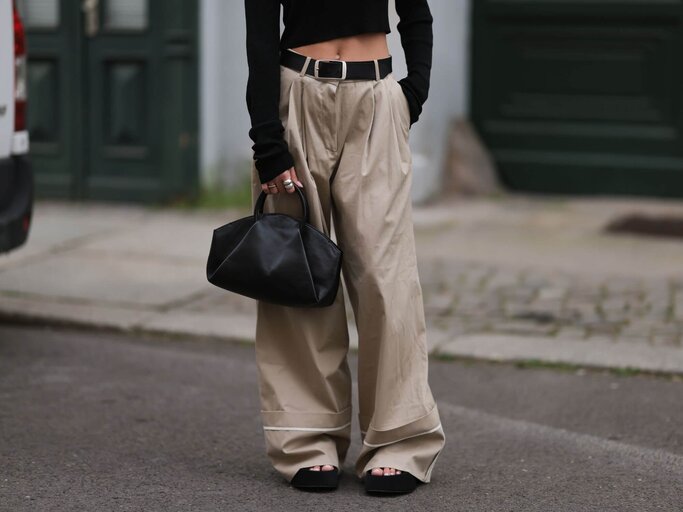 Person in Wide Leg Pants | © Getty Images/Jeremy Moeller