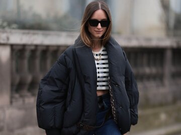 Person in Crop Top und Puffer Jacket | © Getty Images/Jeremy Moeller