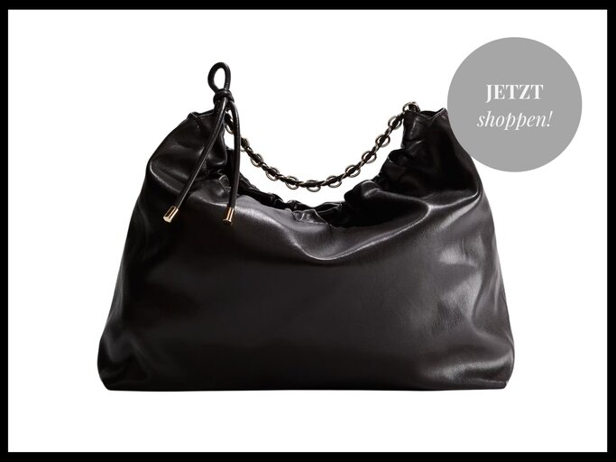 Schwarze Tasche mit Kette von H&M | © H&M