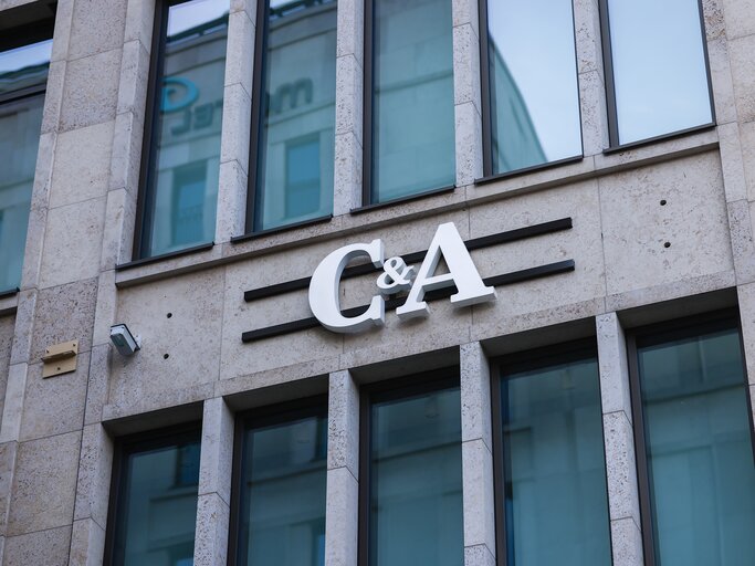 C&A:  Schaufenster und allgemeine Ansicht | © GettyImages/Jeremy Moeller / Kontributor