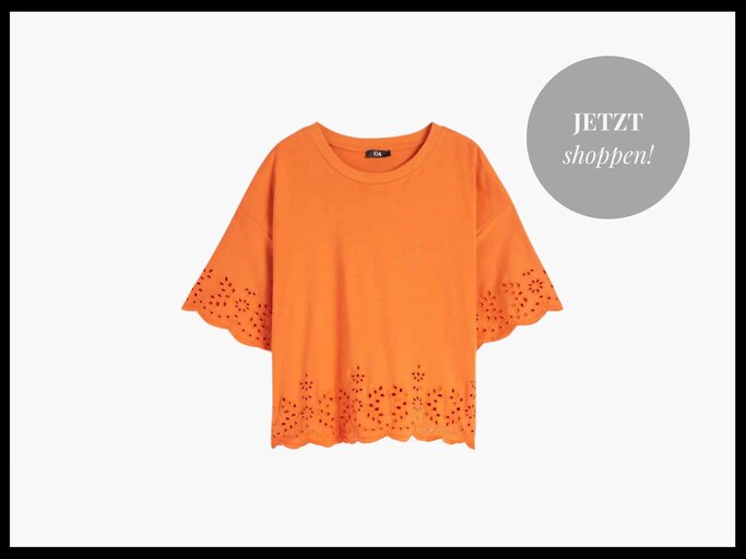 T-Shirt mit Broderie Anglaise Lochstickerei von C&A, Farbe Orange erinnert an das Sommer-Getränk Aperol Spritz | © C&A