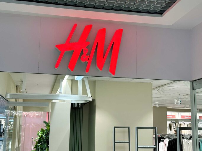 H&M Store in Genf | © Adobe Stock/IB Photography