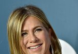 Jennifer Aniston mit goldblonden Haaren und Strähnchen | © Getty Images | Axelle/Bauer-Griffin