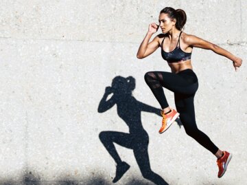 Frau beim Joggen.  | © iStock / Jacob Lund