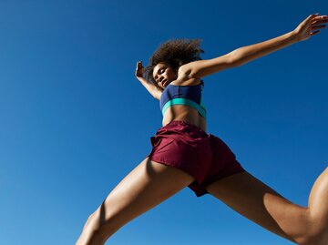 Eine Frau beim Joggen | © Getty Images / Klaus Vedfelt