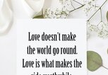 Zitat über die Liebe | © iStock | Tabitazn | Collage Funke 
