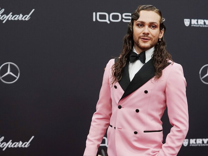 Riccardo Simonetti bei den Bambi Awards 2019 auf dem Roten Teppich | © gettyimages.de /  Thomas Niedermueller