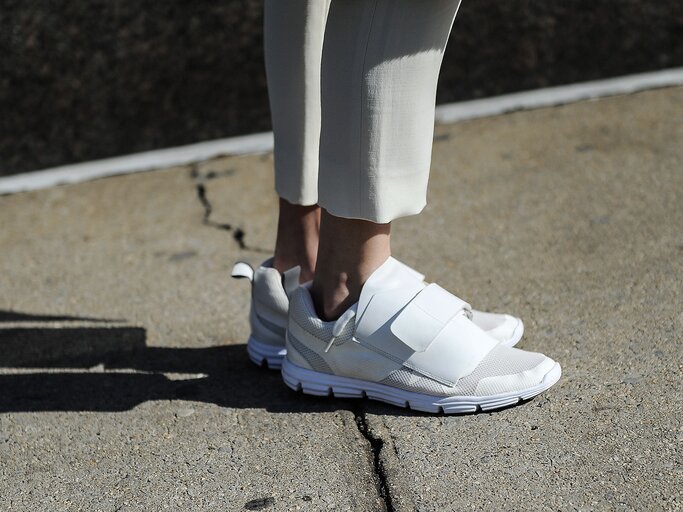 Sneaker von Calvin Klein | © Getty Images / Daniel Zuchnik