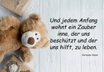 Teddybär mit Geschenken | © gettyimages.de | Sushytska Viktoriia  | Funke Digital