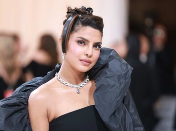 Priyanka Chopra Jonas auf dem roten Teppich bei der Met Gala 2023 | © Getty Images/Theo Wargo