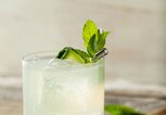 Green Flash Cocktail | © iStock | bhofack2