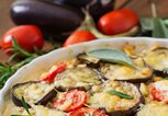 Zucchini Auberginen Gratin | © iStock | Elena_Danileiko