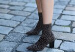 Sock Boots mit Leo-Print | © Getty Images | Jeremy Moeller