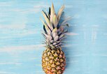 Ananas essen für weiße Zähne.  | © iStock | 2Mmedia