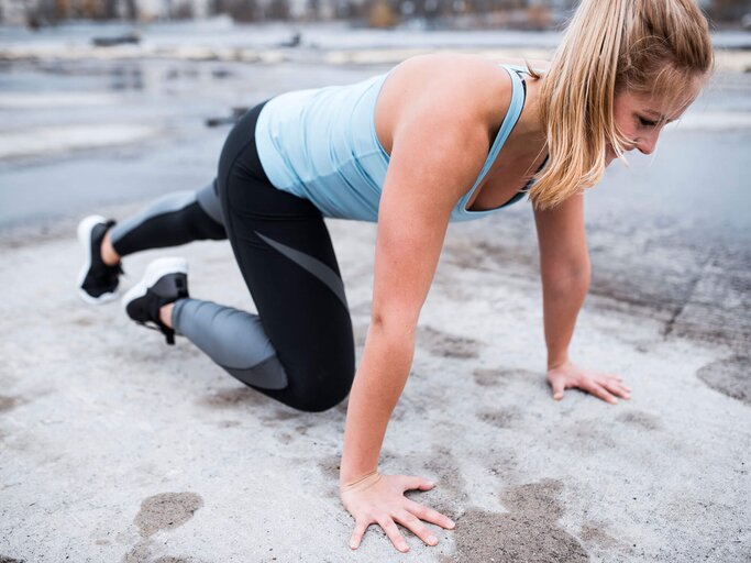 Mountain Climbers | © iStock | AzmanJaka