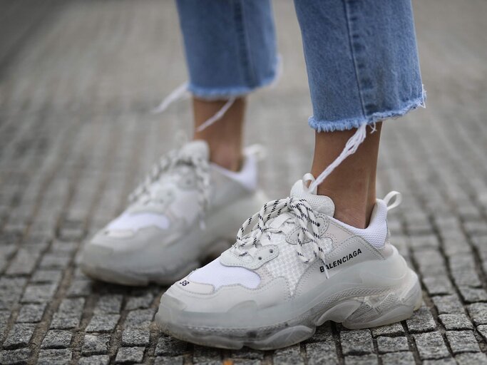 Dad Sneaker Balenciaga Triple S | © Getty Images | Jeremy Moeller 