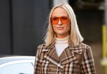  Digital Infuencer Eva Pietruk mit einer Sonnenbrille von Mango | © Getty Images | Kirstin Sinclair 