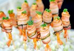 Gegrillte Garnelen im Speckmantel | © iStock | sutsaiy