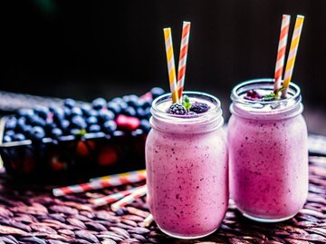 Beeren Smoothie von oben fotografiert | © iStock | alfonso90