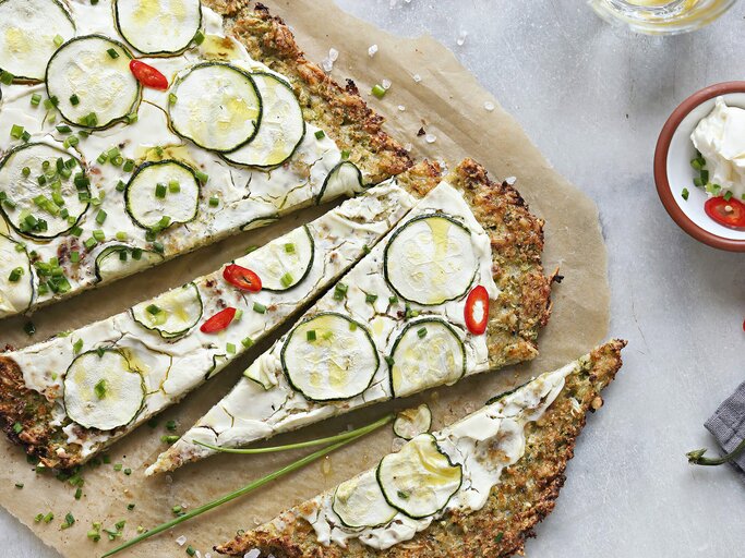 Low Carb Zucchini Pizza | © iStock | los_angela