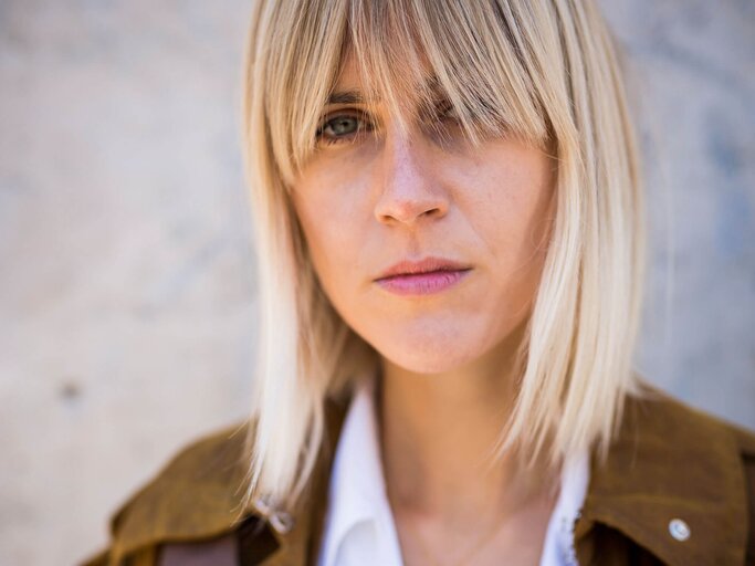 Linda Tol mit blonden Haaren | © Getty Images | Claudio Lavenia