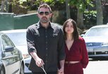 Ana de Armas und Ben Affleck gehen mit Hund spazieren. | © Getty Images |  BG004/Bauer-Griffin