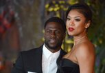 Kevin Hart und Ehefrau Eniko Parrish auf dem roten Teppich. | © Getty Images |  Albert L. Ortega